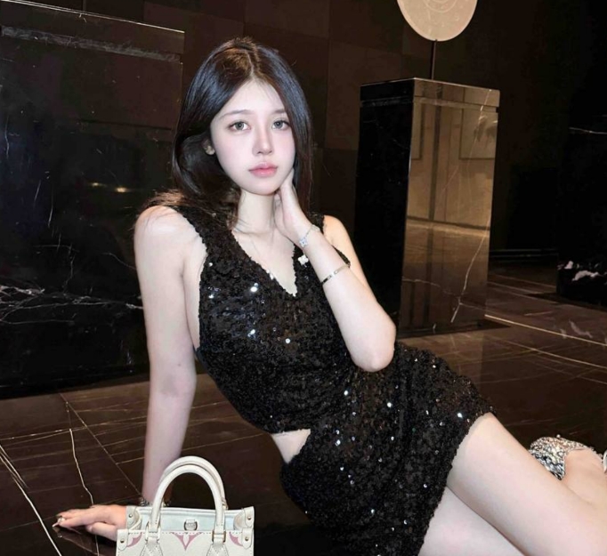 “揭秘商务KTV女性工作人员的职业特质与背景”
